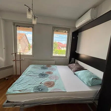 Apartment Bright And Cozy Flat Near Center - Queen, Bunk And Sofa-beds Large Terrace Skopje