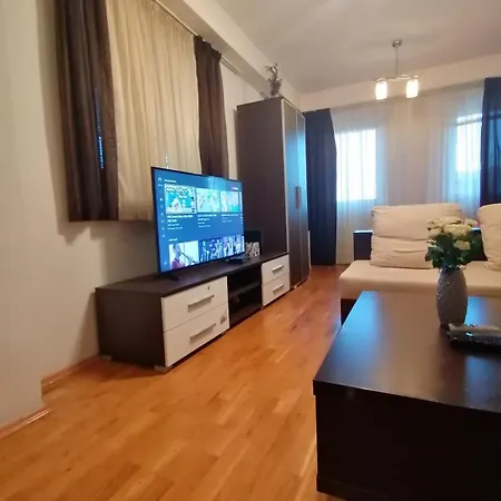 Bright And Cozy Flat Near Center - Queen, Bunk And Sofa-beds Large Terrace Apartment