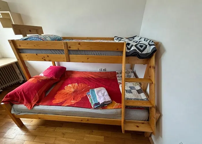 Apartman Bright And Cozy Flat Near Center - Queen, Bunk And Sofa-beds Large Terrace Szkopje