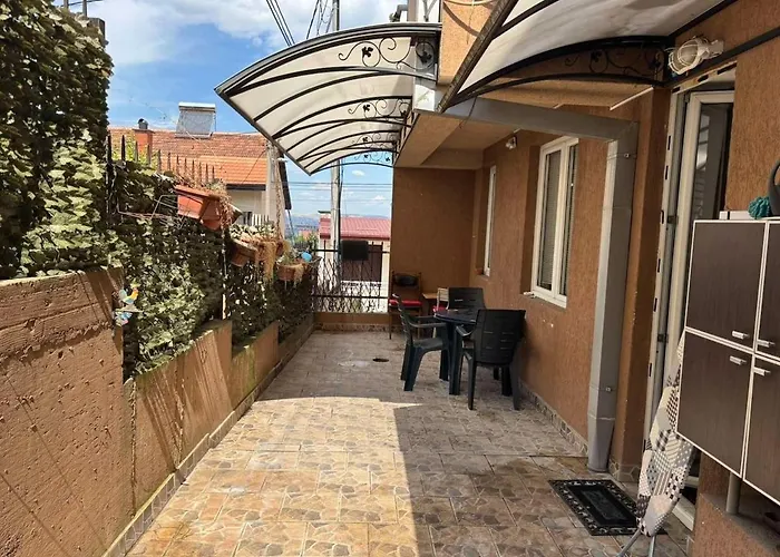 Bright And Cozy Flat Near Center - Queen, Bunk And Sofa-beds Large Terrace Szkopje